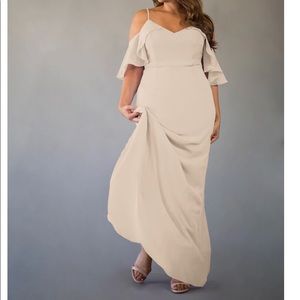 Davi & Dani Beige Formal Maxi Dress Spaghetti Straps SZ M EUC
